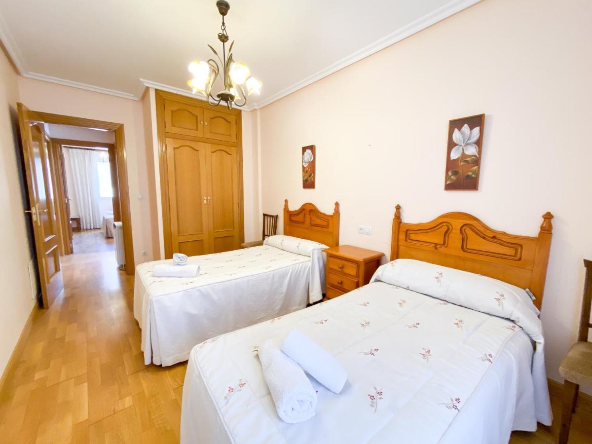 Vivienda Turistica Los Leones Berlanga de Duero Exteriér fotografie