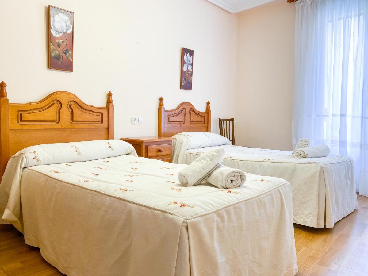 Vivienda Turistica Los Leones Berlanga de Duero Exteriér fotografie