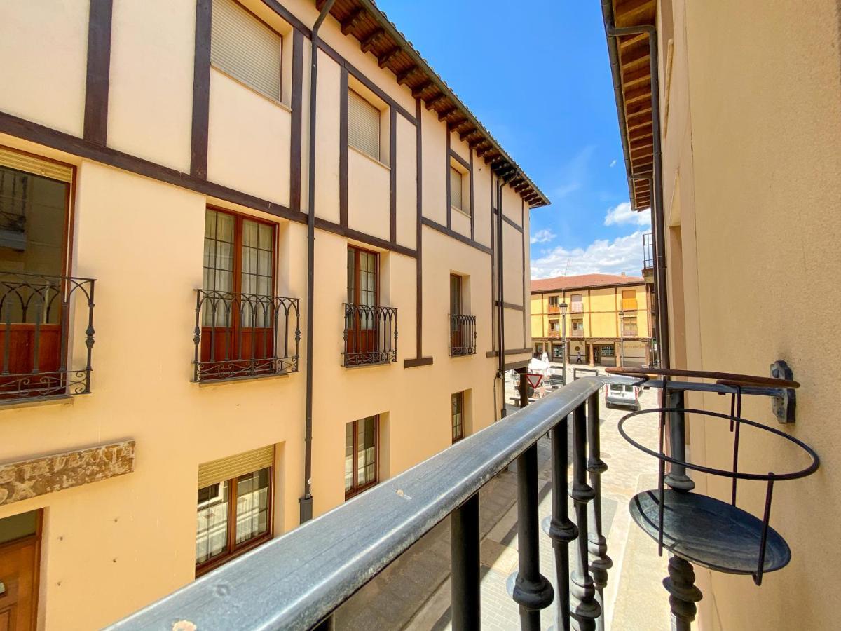Vivienda Turistica Los Leones Berlanga de Duero Exteriér fotografie